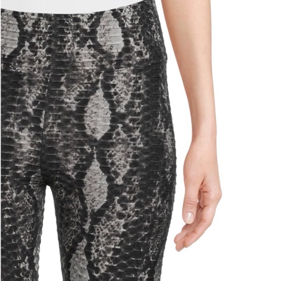 NWT No Boundaries Snake Print Honeycomb Leggings - Picture 5 of 11
